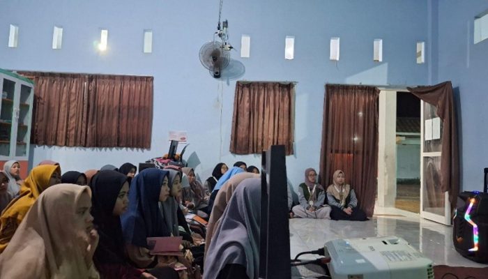 Mahasiswa KKN Inovasi Pondok Pesantren UPN “Veteran” Jawa Timur Gelar Workshop Mendeley bagi Santri Pondok Pesantren Nurul Qadim Probolinggo