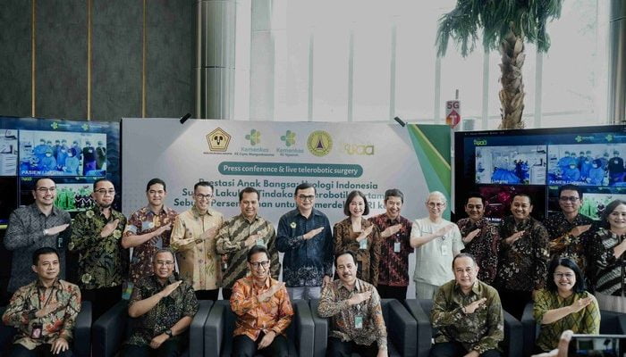 Telkomsel dan UAA Luncurkan Robot Bedah Jarak Jauh Pertama di Indonesia