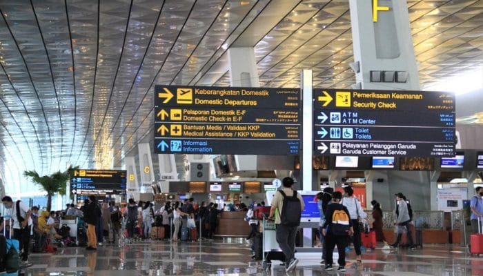 Hoaks! Imigrasi Pastikan Tidak Ada Petugas yang Menerima Suap dari WNA China di Bandara Soetta