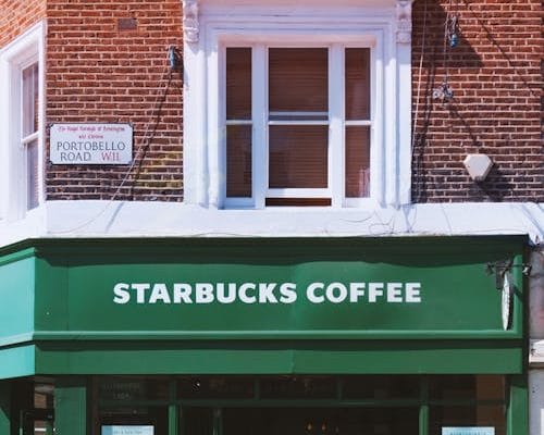 Starbucks Umumkan Rencana PHK untuk Pemulihan Bisnis