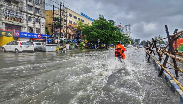 Curah Hujan Tinggi, BMKG: Waspada Cuaca Ekstrem