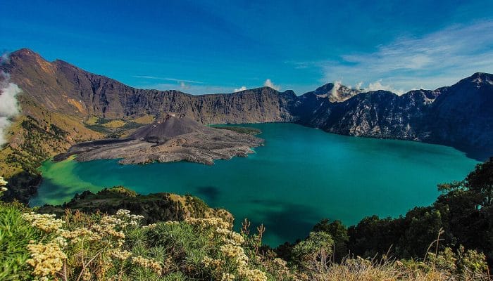 Jalur Pendakian Gunung Rinjani Resmi Dibuka Kembali Hari Ini