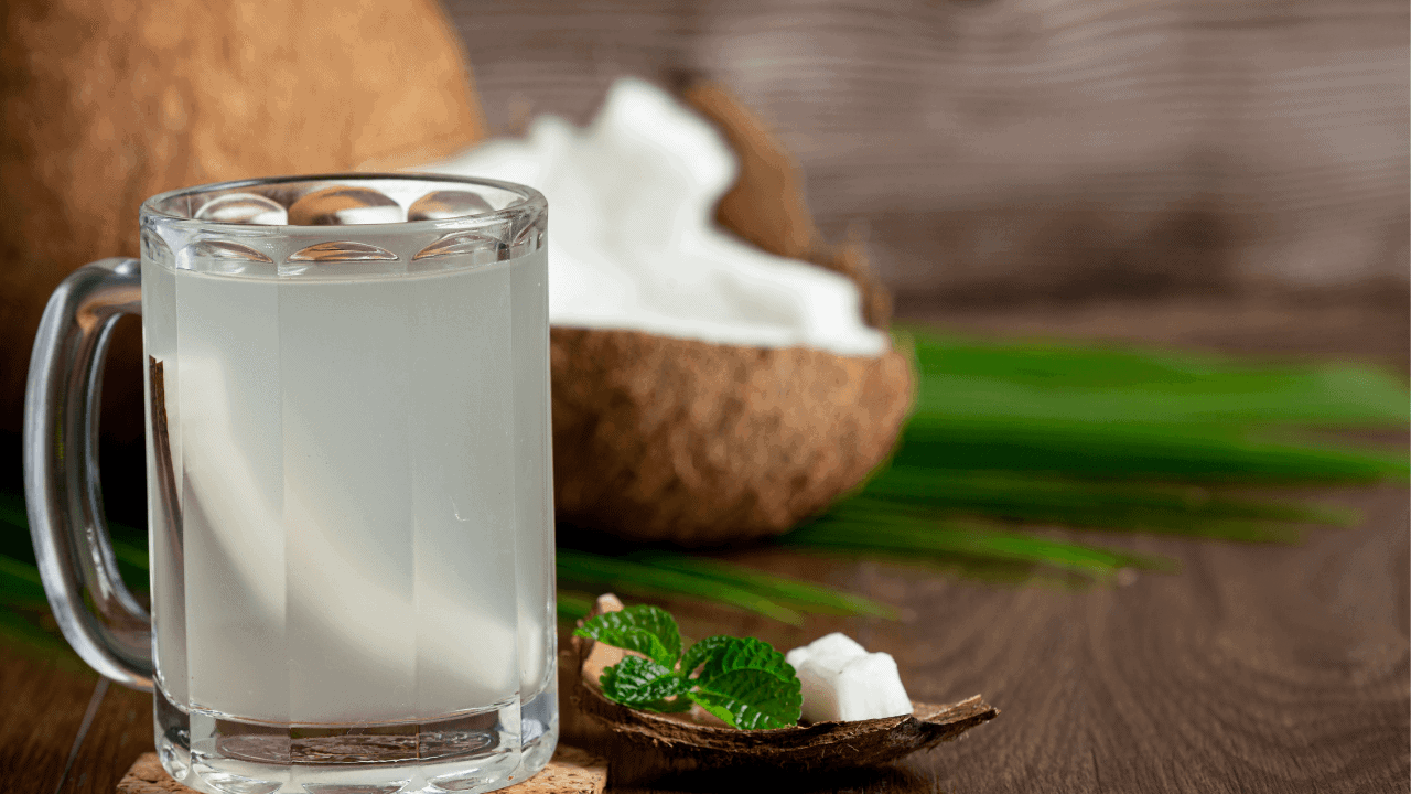 Air Kelapa Superfood Alami untuk Tubuh Sehat