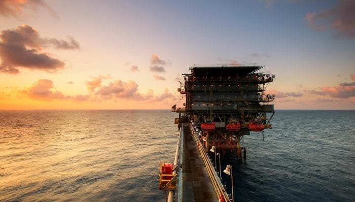 Iran Diserbu Israel, Harga Minyak Dunia per Barel Diperkirakan Mencapai 120 US Dollar