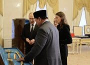 Pertemuan Prabowo dan Putin Dihiasi Pertukaran Cendera Mata Tanda Persahabatan