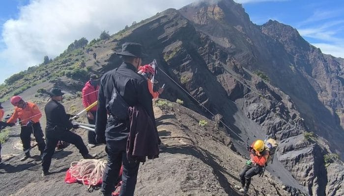 Pendaki Wanita Asal Brasil Ditemukan Meninggal Dunia di Gunung Rinjani