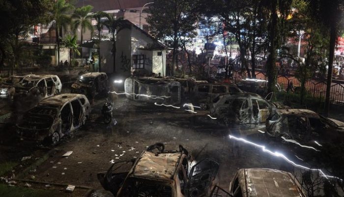 Gedung DPRD Makassar Hangus Terbakar, 3 Korban Jiwa dan Puluhan Kendaraan Ikut Musnah