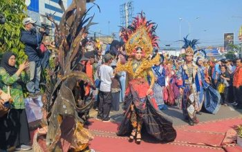 Pawai Budaya Meriahkan HUT ke-18 Kota Serang