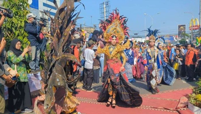 Pawai Budaya Meriahkan HUT ke-18 Kota Serang