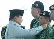 Prabowo Anugerahkan Pangkat Jenderal Kehormatan kepada Lima Tokoh Nasional