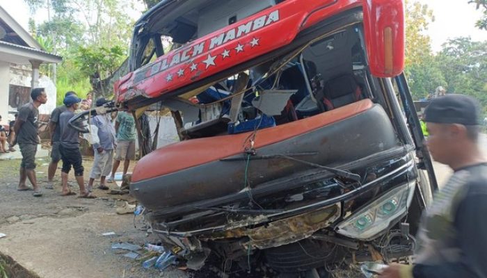 Polisi Ungkap Fakta Kecelakaan Bus Hino PO IND’S 88 di Probolinggo