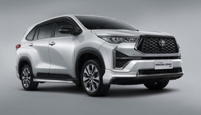 New Kijang Innova Zenix Kini Dilengkapi Fitur Wi-Fi Hotspot hingga Power Back Door
