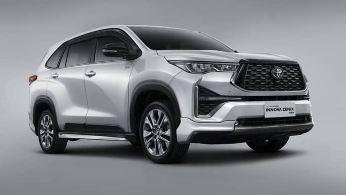 New Kijang Innova Zenix Kini Dilengkapi Fitur Wi-Fi Hotspot hingga Power Back Door