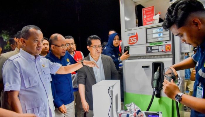 Bahlil Sidak SPBU Malang, Pastikan BBM Pertamina Sesuai Standar Mutu