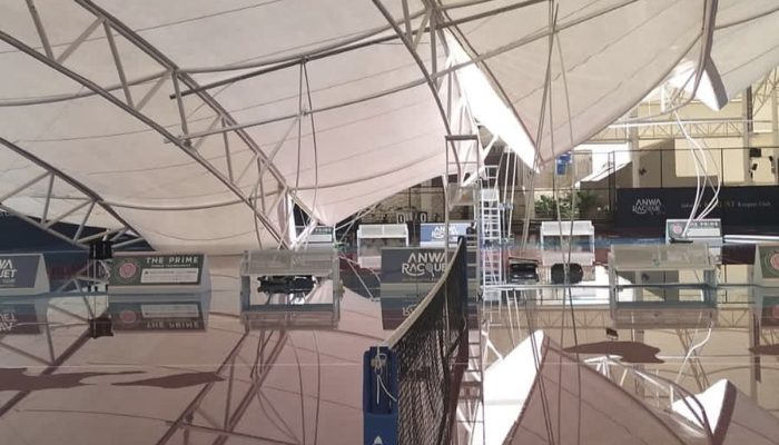 Atap Lapangan Padel dan Tenis di Jakarta Barat Ambruk Diterjang Hujan dan Angin Kencang