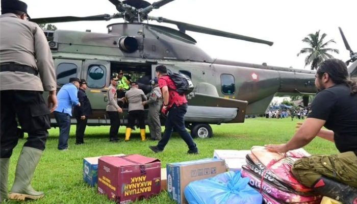 Pemerintah Kerahkan 11 Helikopter untuk Bantu Korban Banjir dan Longsor di Sumatera