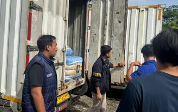 Polda Metro Jaya Bongkar Ratusan Balpres Ilegal Tujuan Pasar Senen