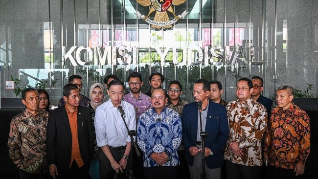KY Nyatakan Tiga Hakim Kasus Impor Gula Tom Lembong Langgar Kode Etik