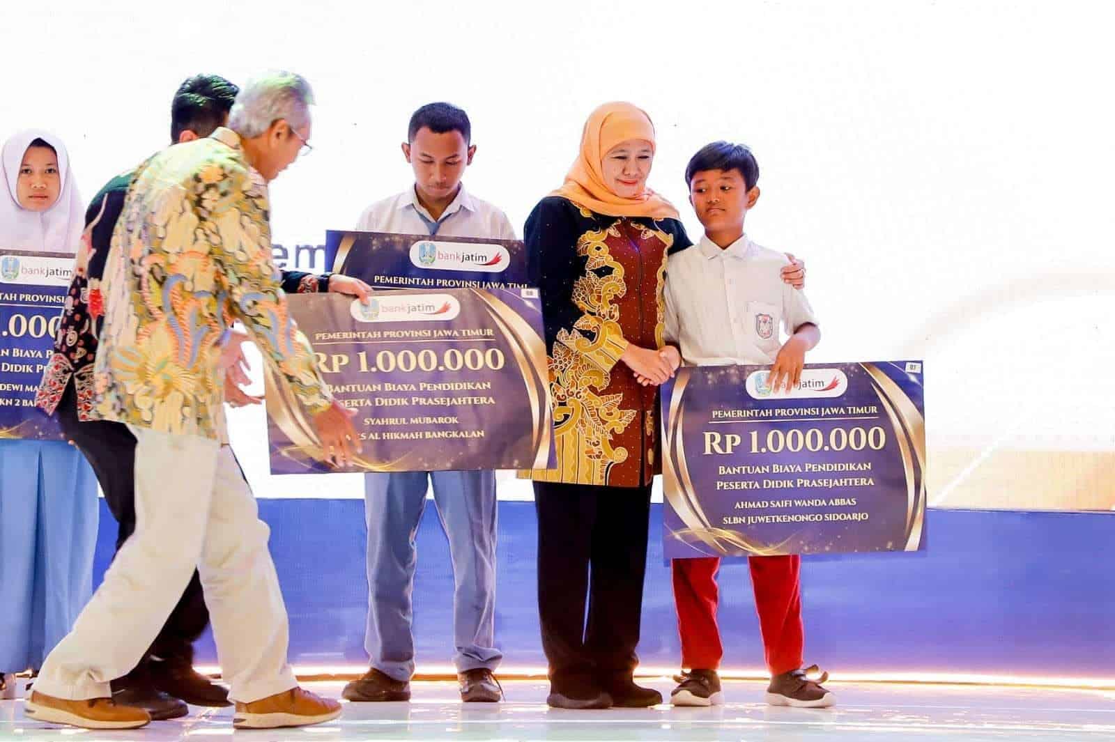 Pemprov Jatim Resmi Luncurkan Program Bantuan Pendidikan Prasejahtera 2025