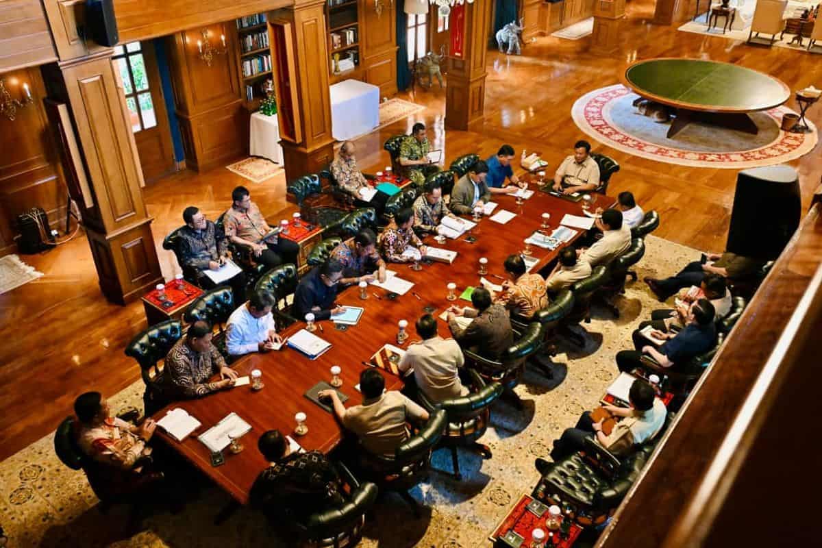 Fokus Bencana Sumatra dan Libur Nataru, Prabowo Kumpulkan Menteri Kabinet Merah Putih
