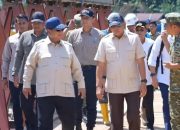 Prabowo Tinjau Jembatan Bailey Sungai Garoga di Tapanuli Selatan Pascabencana