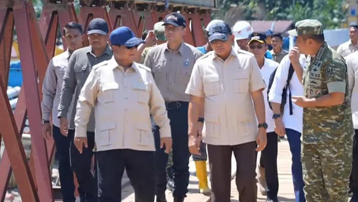 Prabowo Tinjau Jembatan Bailey Sungai Garoga di Tapanuli Selatan Pascabencana